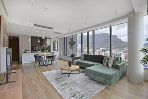 Sara - Modern City Centre Apt - views!